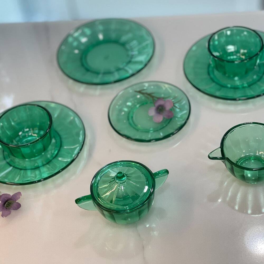 1930s Akro Agate Uranium Glass Espresso-Sized Glass Set - Picture 11 of 15